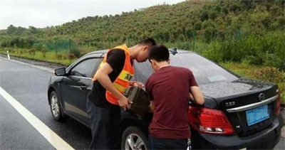 柳江永福道路救援